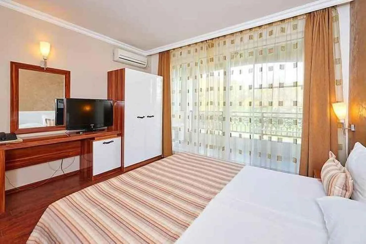 Penelope Palace Hotel Pomorie 3*,